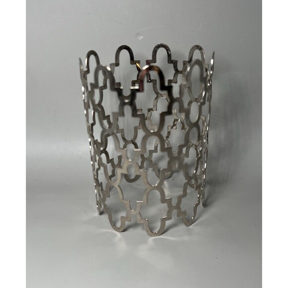 PartyLite Garden Gate Candle Sleeve 3” Pillar Candle Hurricane Glass - Picture 1 of 3